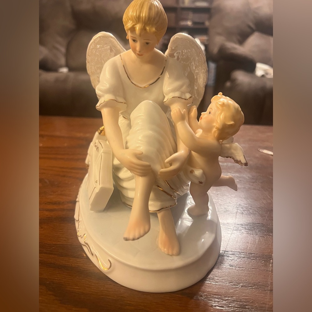 Elegant Angel Figurine in White and Gold
